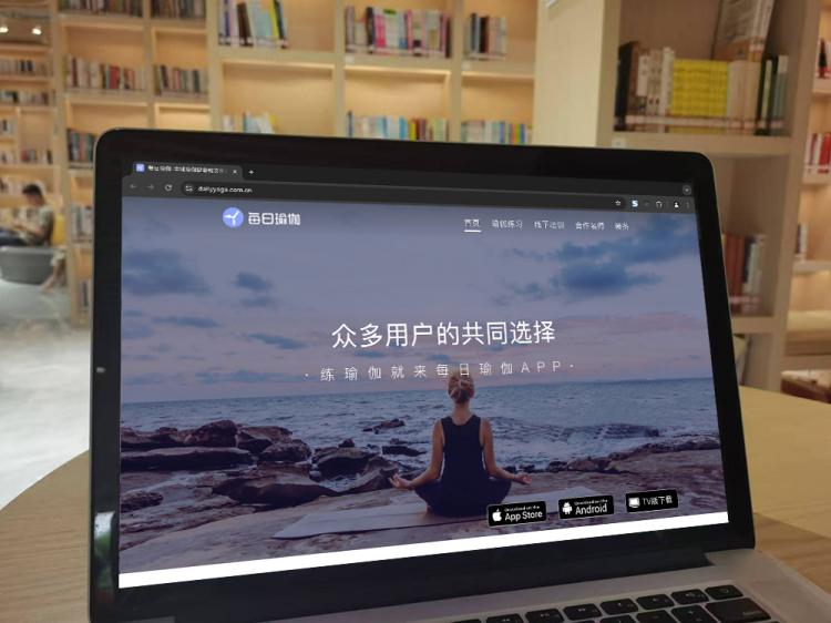 手工羽毛扇網(wǎng)站如何憑借傳統(tǒng)工藝傳承擴大流量？同行都是怎么做的？
